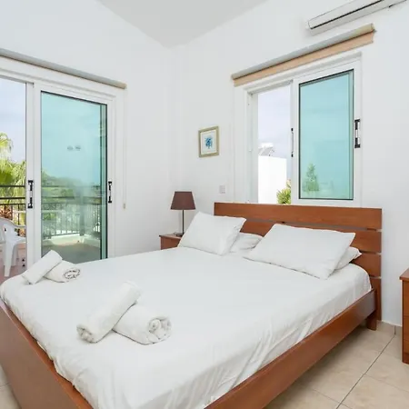 Villa Chrysanthemum Paphos