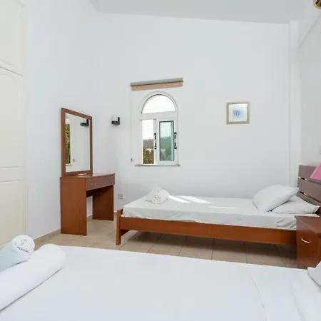 Villa Chrysanthemum